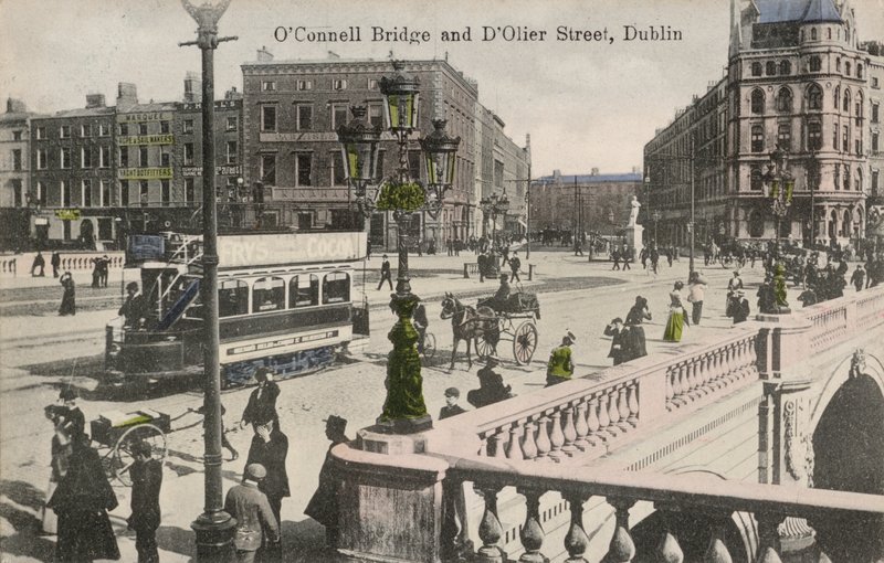 OConnell Bridge, DOlier Street, Dublin, Irland (s/h-billede) af English Photographer