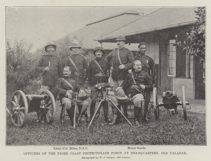 Officerer fra Niger Coast Protectorate Force i hovedkvarteret, Old Calabar af English Photographer