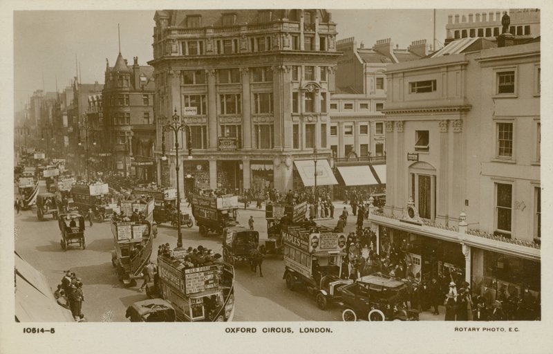 Oxford Circus, London af English Photographer