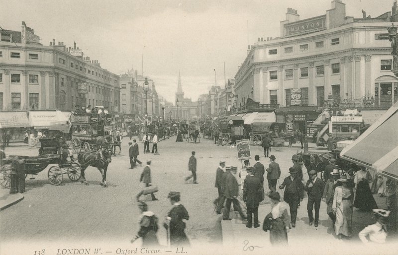 Oxford Circus, London af English Photographer