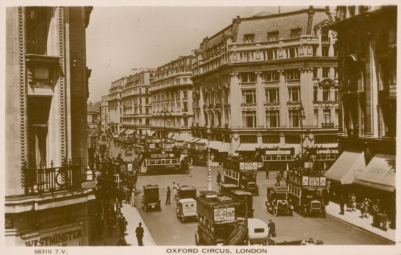 Oxford Circus, London af English Photographer