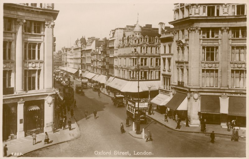 Oxford Street af English Photographer