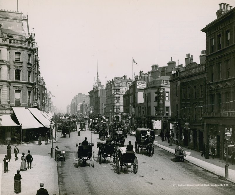 Oxford Street, London, mod øst af English Photographer