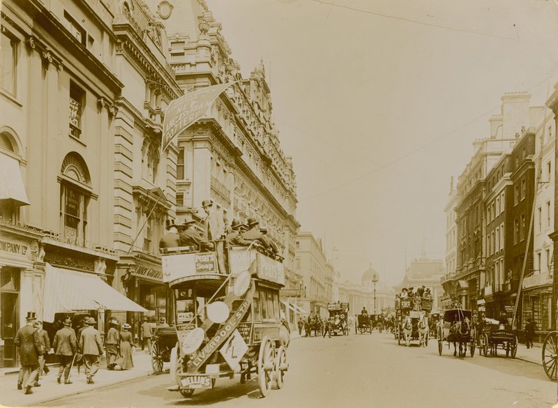 Pall Mall, London af English Photographer