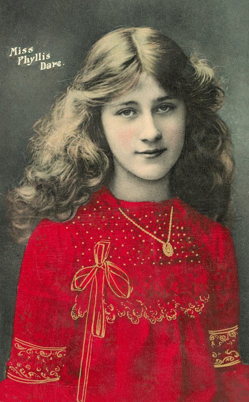 Phyllis Dare, engelsk skuespillerinde og sangerinde som ung pige (foto i farver) af English Photographer