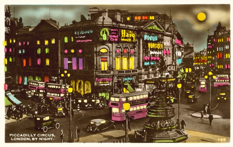 Piccadilly Circus, London, om natten (foto) af English Photographer