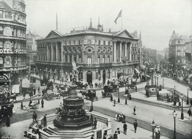 Piccadilly Circus, der viser Shaftesbury Memorial Fountain og London Pavilion (s/h foto) af English Photographer