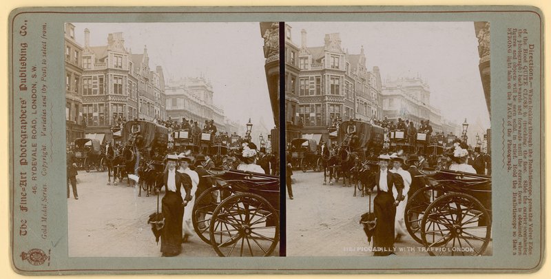Piccadilly, London af English Photographer