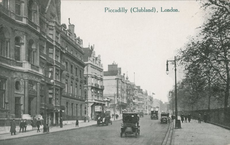 Piccadilly, London - Clubland af English Photographer