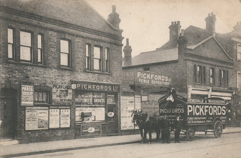Pickfords, flytninger og lager, Penge af English Photographer