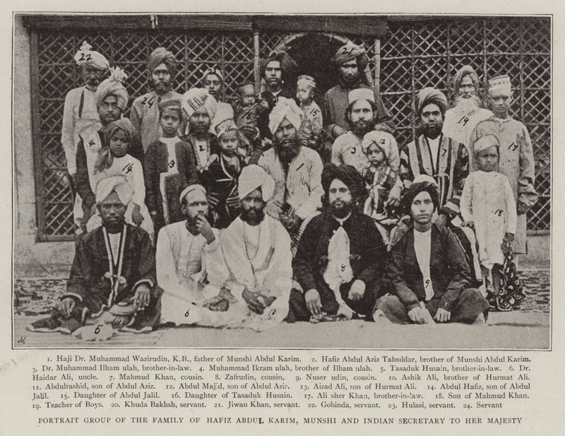 Portrætgruppe af familien af Hafiz Abdul Karim, Munshi og indisk sekretær for Hendes Majestæt af English Photographer