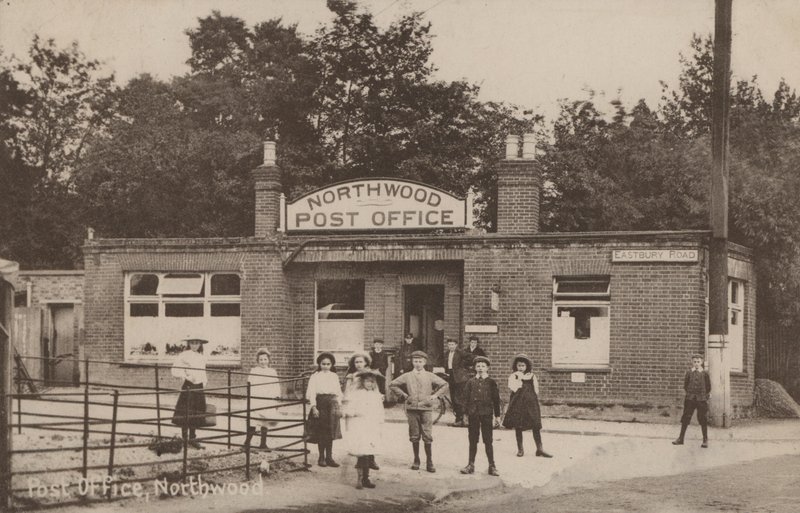 Postkontor, Northwood, London (s/h foto) af English Photographer
