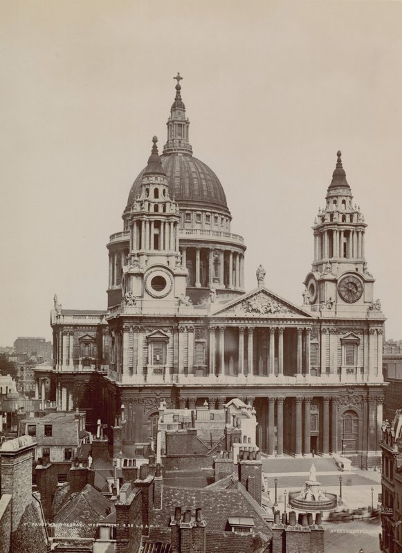 Postkort af vestfronten af St. Pauls Cathedral af English Photographer