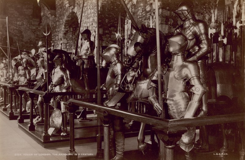 Postkort med et billede af The Armory i Tower of London af English Photographer