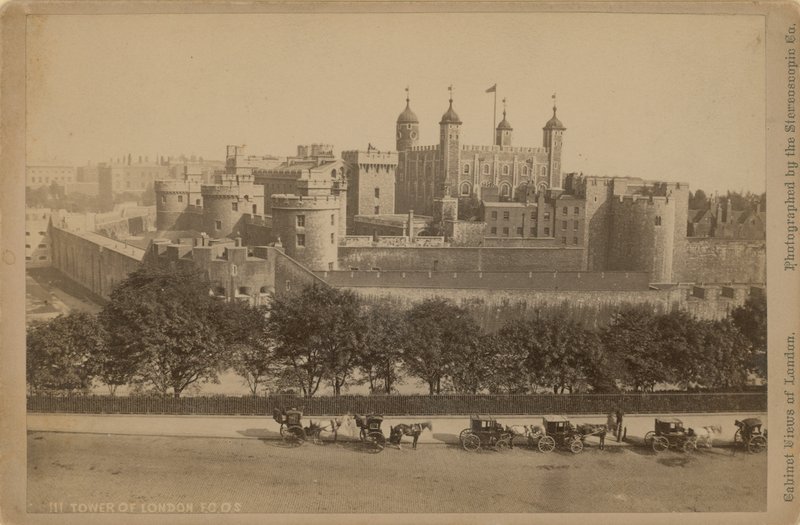 Postkort med et billede af Tower of London af English Photographer
