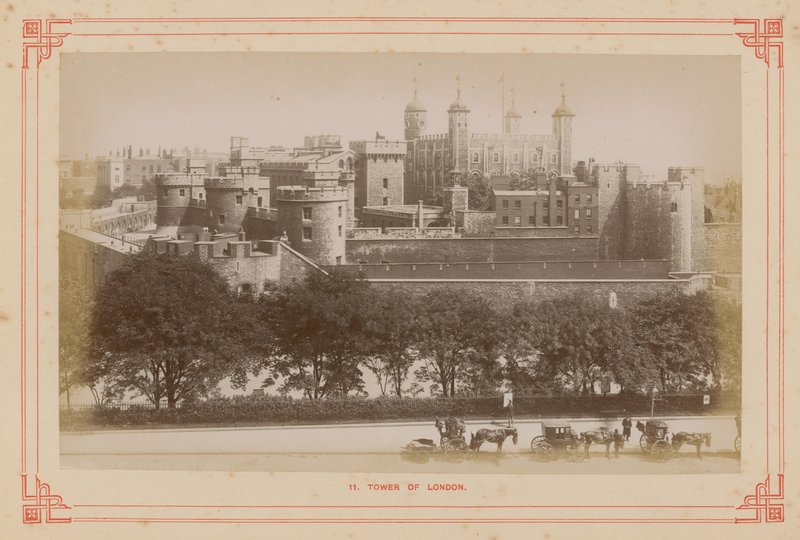 Postkort med et billede af Tower of London af English Photographer