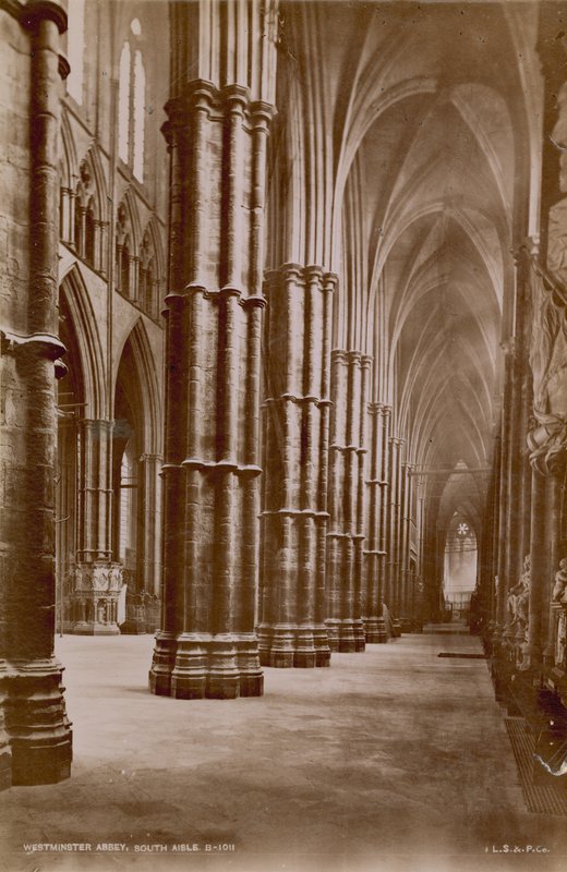 Postkort med et billede af den sydlige sidegang af Westminster Abbey af English Photographer