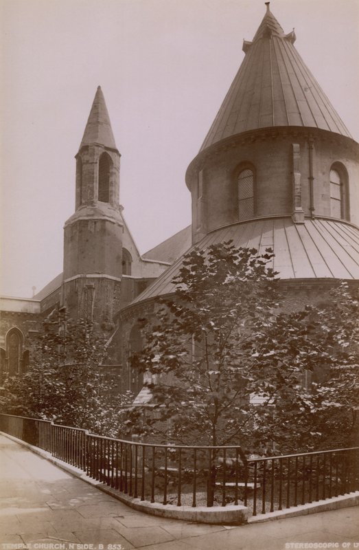 Postkort med nordsiden af Temple Church af English Photographer