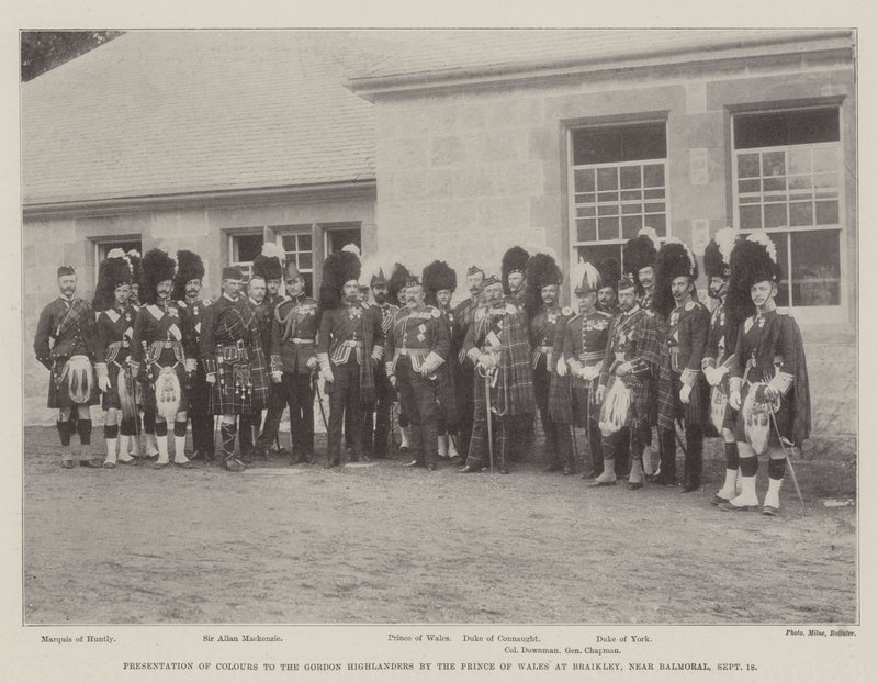 Præsentation af farver til Gordon Highlanders af Prince of Wales i Braikley, nær Balmoral, 18. september af English Photographer