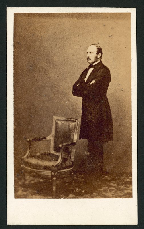 Prins Albert, stående bag en stol (s/h foto) af English Photographer