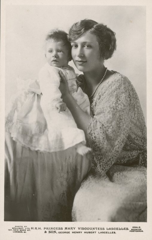 Prinsesse Mary, Viscountesse Lascelles, med sin ældste søn, George (s/h foto) af English Photographer
