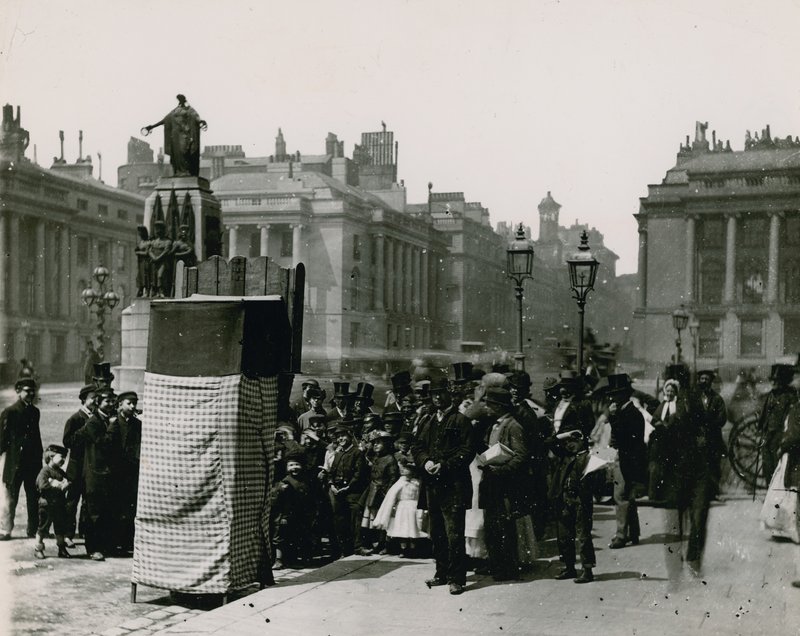 Punch og Judy Show af English Photographer