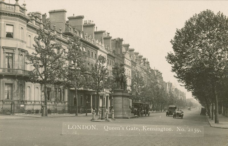 Queens Gate, Kensington, London af English Photographer
