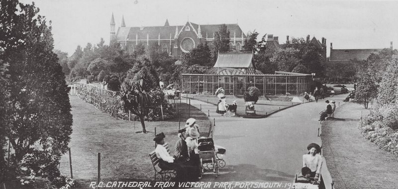 RC Cathedral fra Victoria Park, Portsmouth (s/h foto) af English Photographer