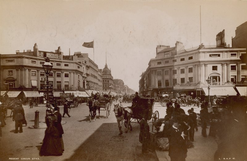 Regent Circus, London af English Photographer