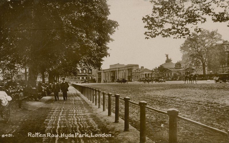 Rotten Row, Hyde Park, London af English Photographer
