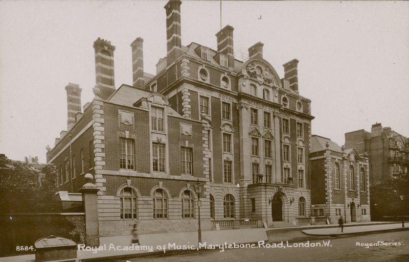 Royal Academy of Music, Marylebone Road, London af English Photographer