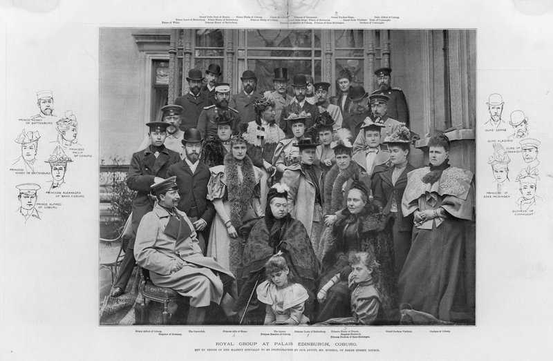 Kongelig gruppe i Palais Edinburgh, Coburg af English Photographer