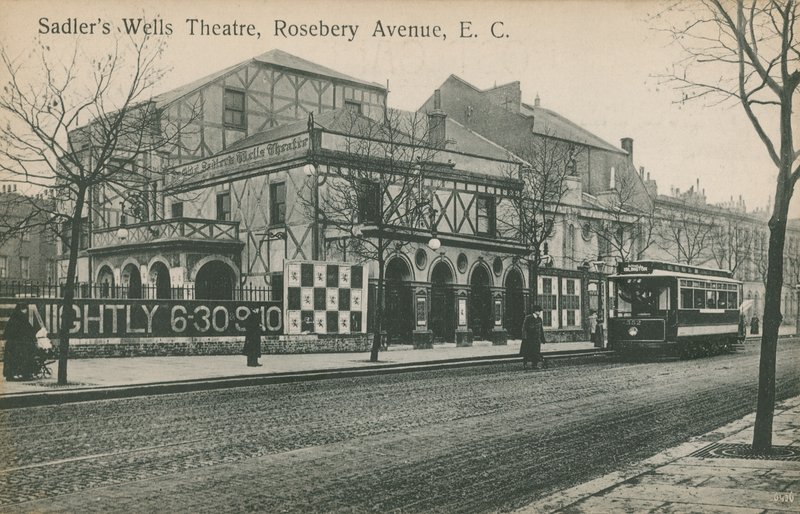 Sadlers Wells Theatre, Rosebery Avenue, London af English Photographer