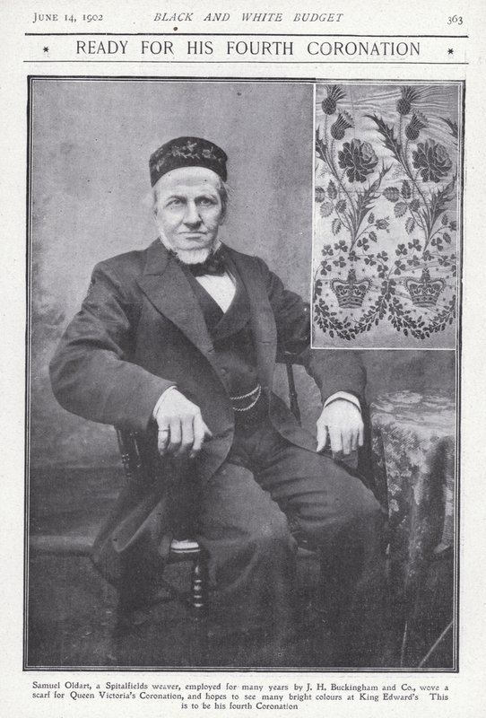 Samuel Oldart, væver fra Spitalfields, London, der vævede et tørklæde til kroningen af dronning Victoria (s/h foto) af English Photographer