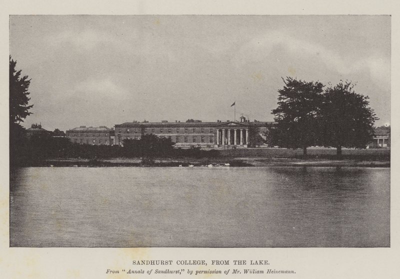 Sandhurst College, fra søen af English Photographer