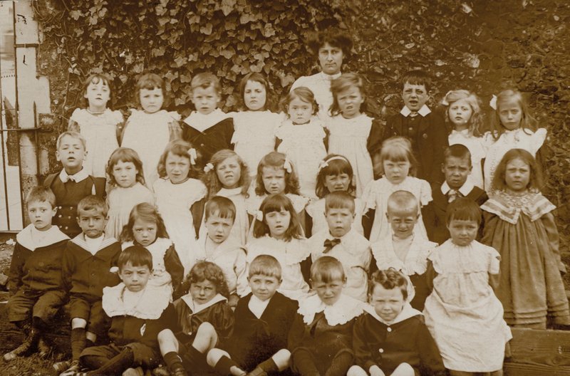 Skolebørn, Norfolk, begyndelsen af det 20. århundrede (s/h-foto) af English Photographer