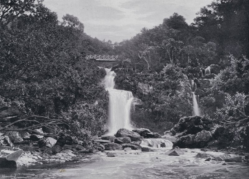 Skotland: Inversnaid Falls, Loch Lomond (s/h foto) af English Photographer