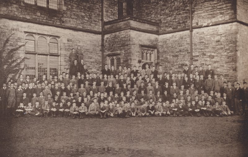 Sedbergh: Gruppe af drenge (s/h-foto) af English Photographer