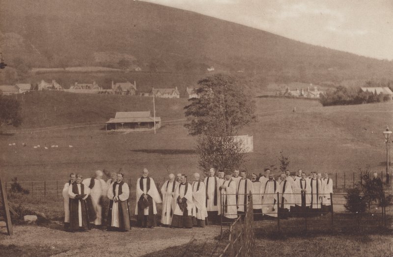 Sedbergh: Procession of Bishops and Clergydani af English Photographer
