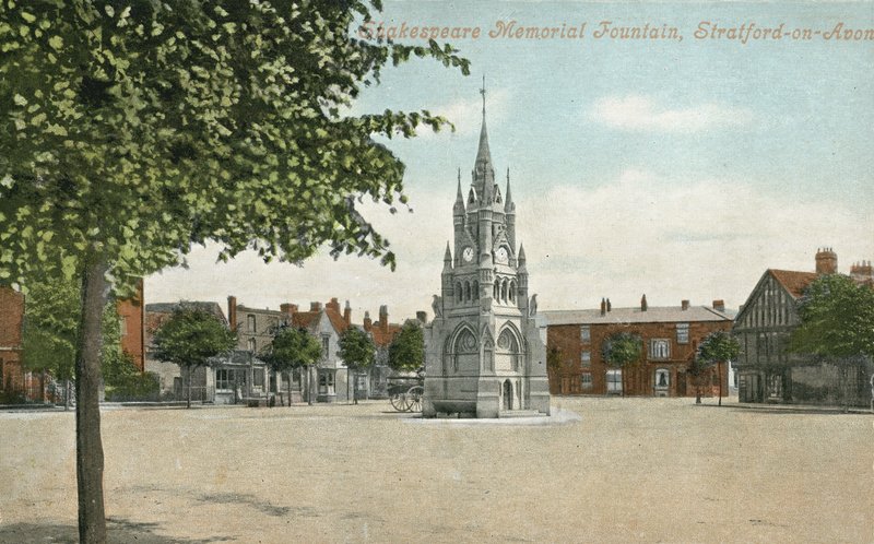 Shakespeare Memorial Fountain, Stratford-upon-Avon (farvefoto) af English Photographer