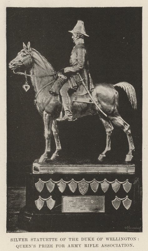 Sølvstatuette af hertugen af Wellington, Queens Prize for Army Rifle Association af English Photographer