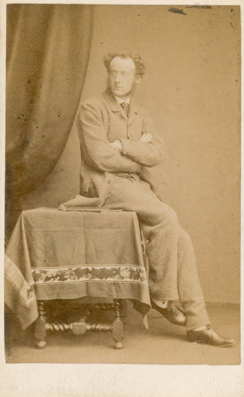 Sir John Everett Millais, kunstner af English Photographer