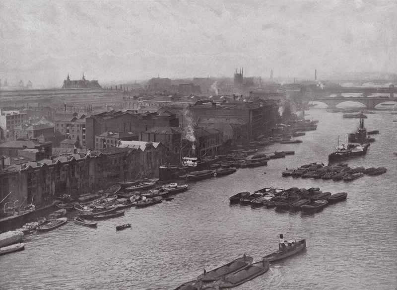 South Bank of Themsen, fra Tower Bridge af English Photographer