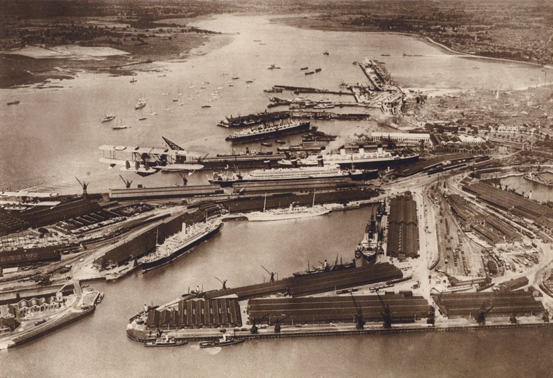 Southampton Docks fra luften (s/h-foto) af English Photographer