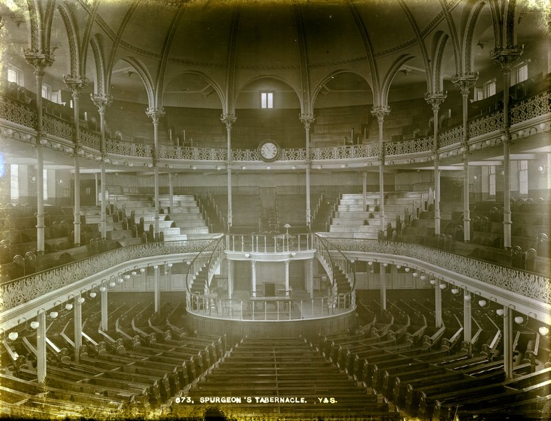 Spurgeons Tabernacle, London af English Photographer