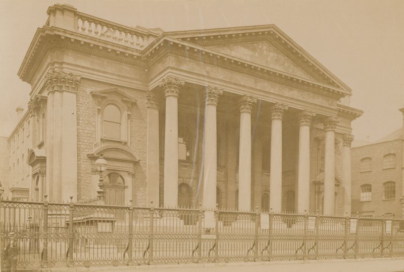Spurgeons Tabernacle, London, omkring 1876 af English Photographer