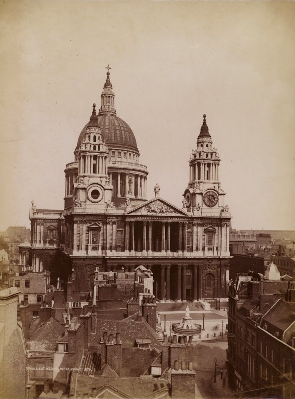 St Pauls Cathedral, London, med taglandskab (s/h-foto) af English Photographer