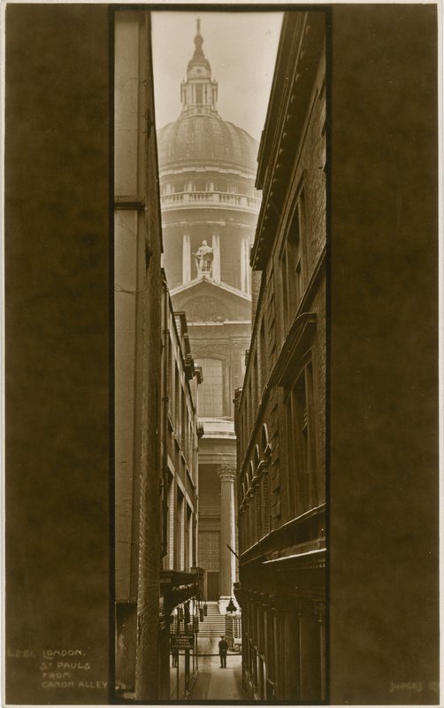 St Pauls Cathedral fra Canon Alley af English Photographer