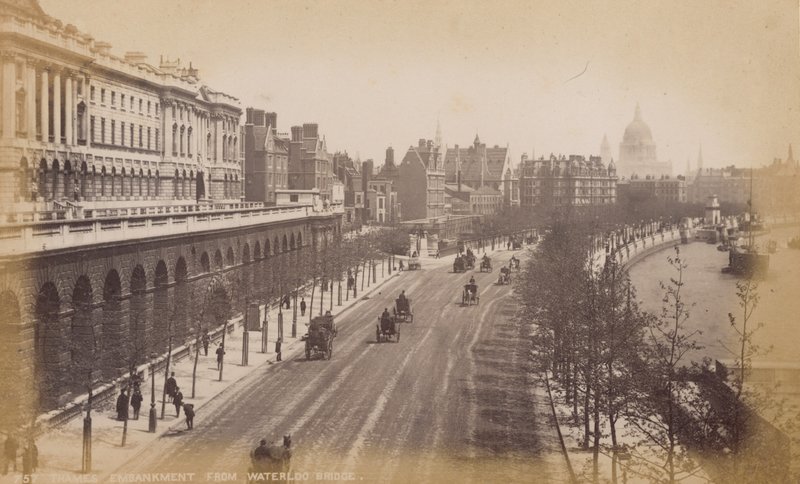 Thames Embankment fra Waterloo Bridge af English Photographer