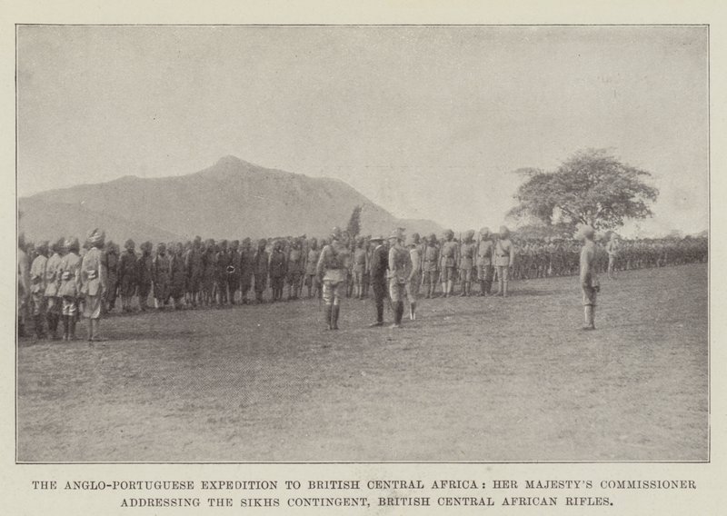 Den anglo-portugisiske ekspedition til Britisk Centralafrika, Hendes Majestæts kommissær taler til Sikhs kontingent, britiske centralafrikanske rifler af English Photographer